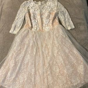 White Premium Midi adress